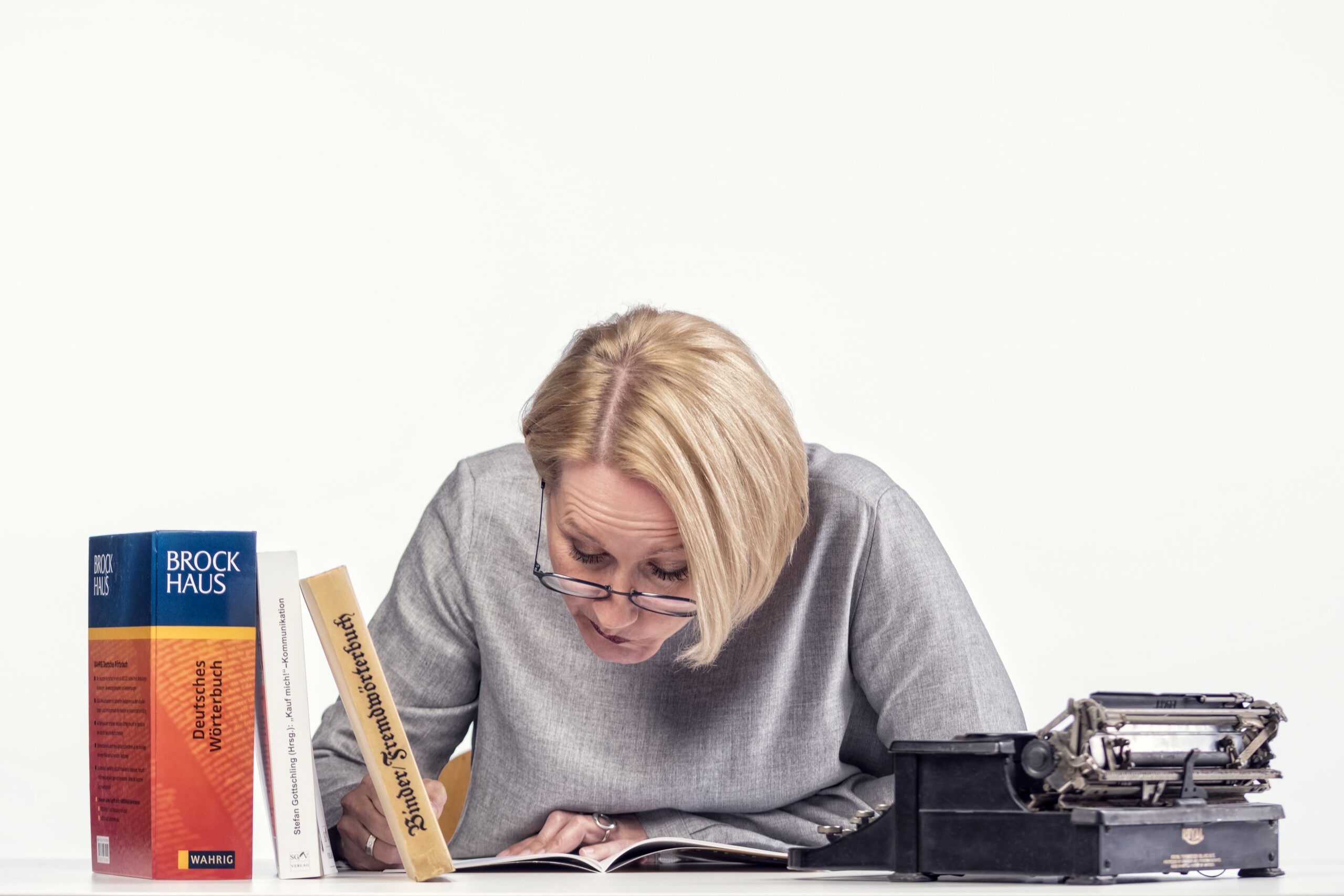 Lena schreibt Texte im Kundenauftrag