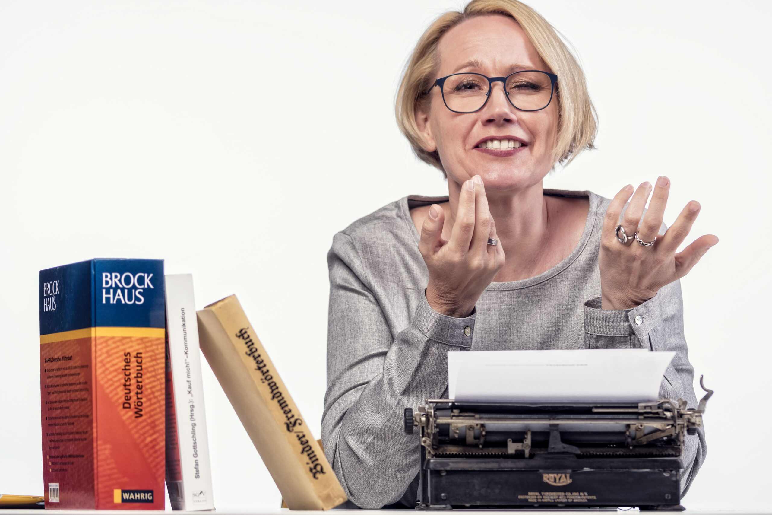 Lena versteht die Bedürfnisse von Agenturen und kommuniziert auf Augehöhe.